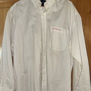 Wrangler Men's Classic White Button-Down Shirt